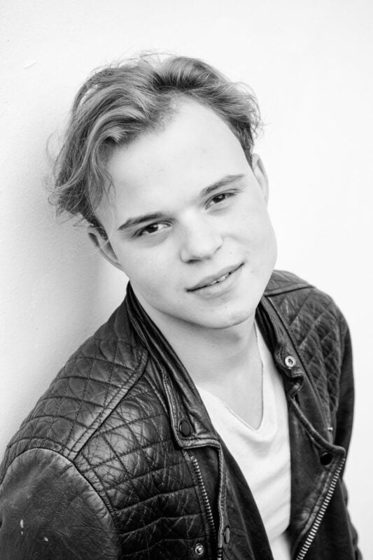 9067-claire-corporate-headshot-photographer-hampstead,-london-london