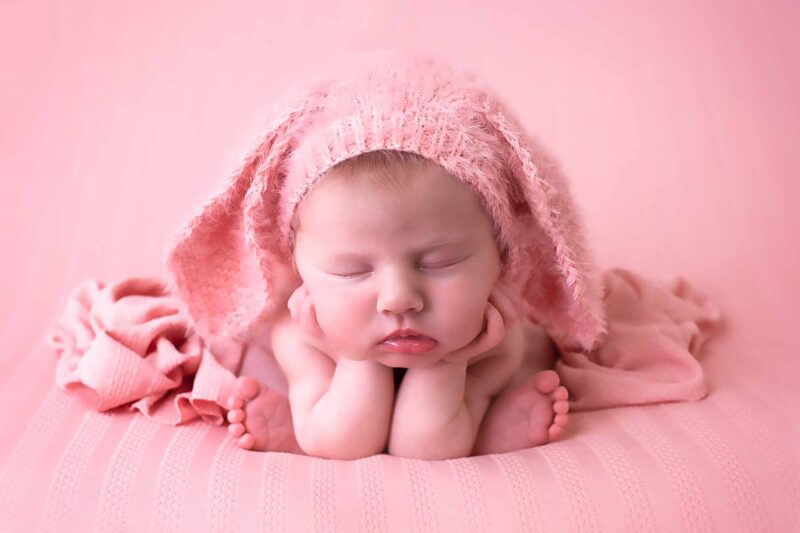 Family and newborn photographer in Hertfordshire